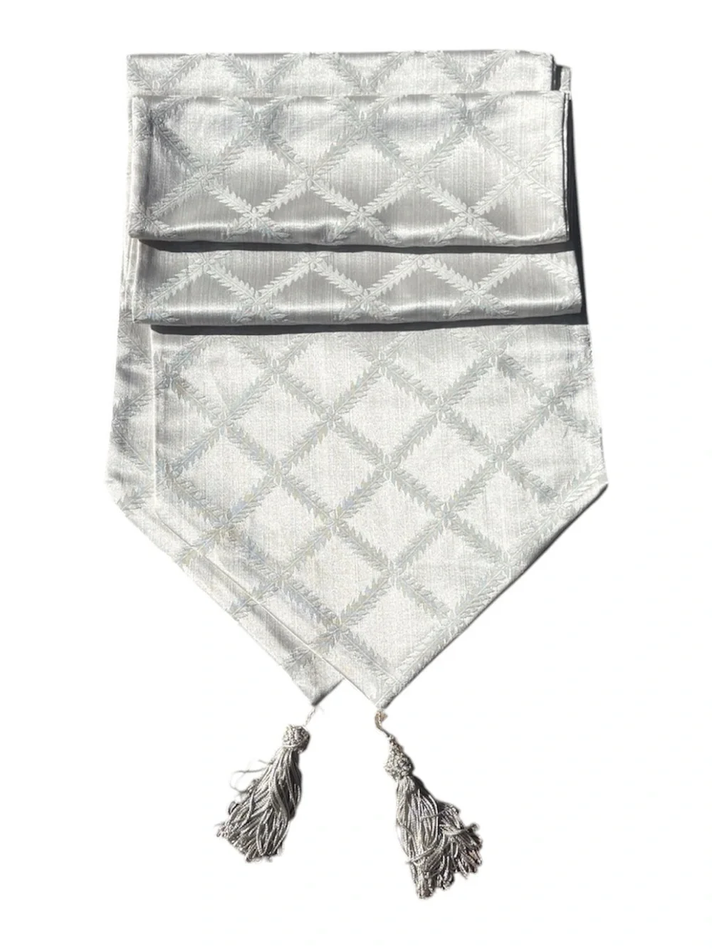 LENOX Laurel Leaf Platinum Table Runner Tassels 14
